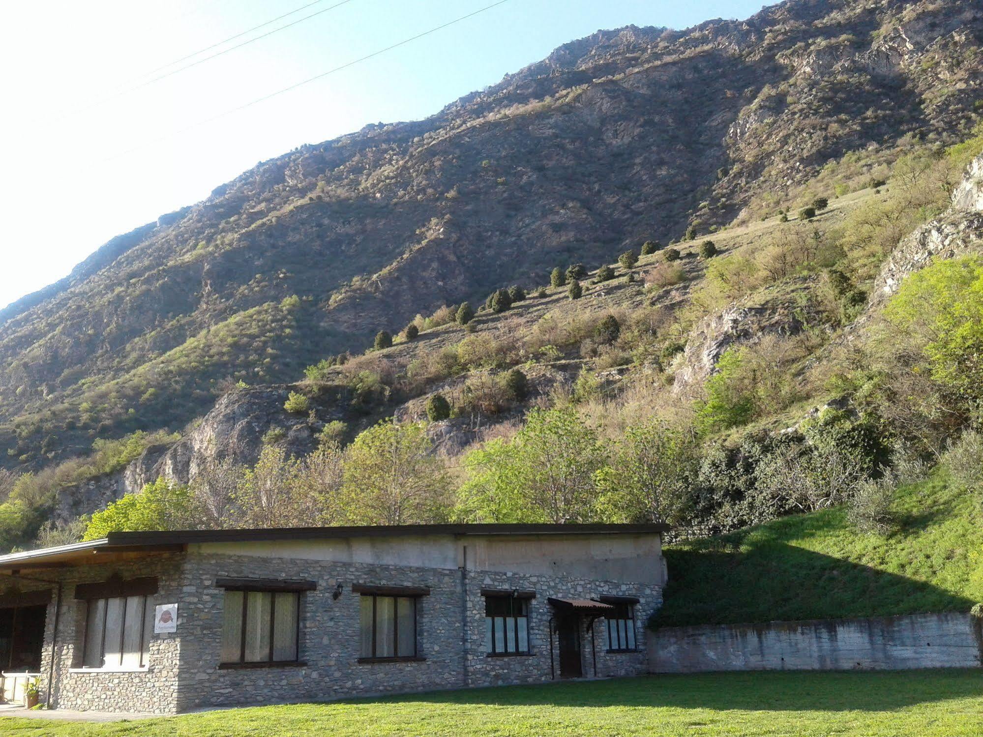 Agriturismo San Giuliano Dei Fratelli Giai Susa Luaran gambar
